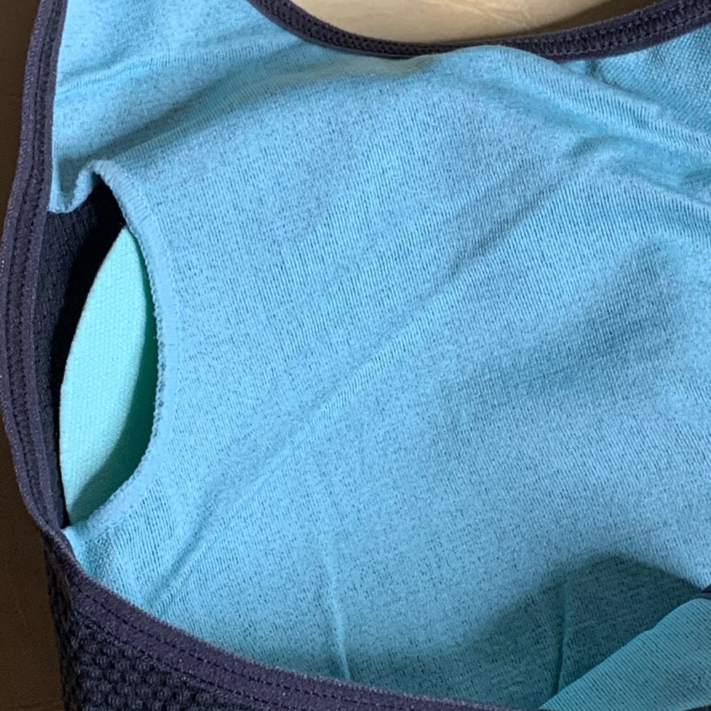 Berlei Sports Bra - Picture 13 of 14